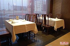 中午12:00， 不是网红餐厅，是酒仙桥厂区里的“老味道”