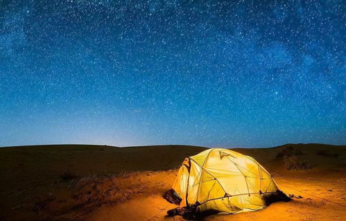 一、 敦煌：沙漠里的星辰