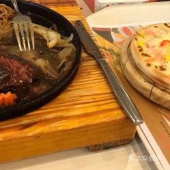 3. 当地美食与烟熏味——舌尖上的“双刃剑”