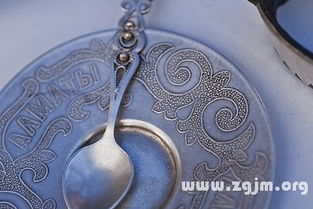 打碎盘子有什么吉祥寓意？盘碎成吉兆的说法是什么？