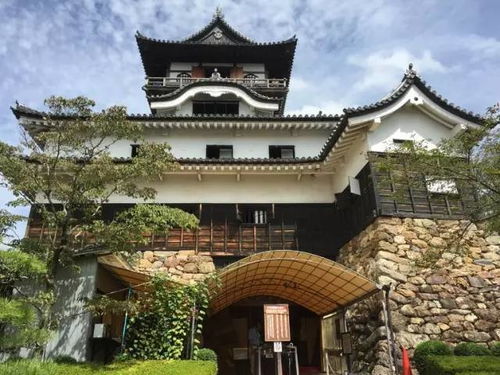 历史持续发展的回响：古城墙与古街道