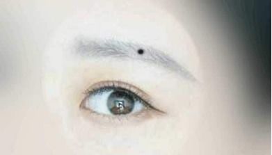 震惊！右眉毛长痣的男生2026年桃花运爆炸！看完我裂开了