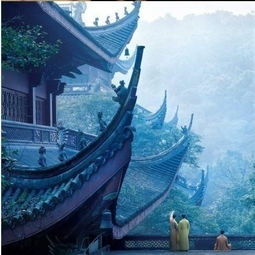 无人礼拜的佛像：青史如鉴