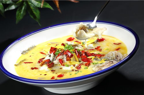 2. 炖酸菜：酸爽开胃的辽菜佳肴（简直是挑战肠胃极限）