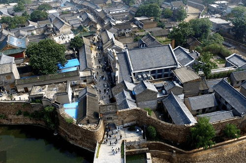 古镇初探：穿越时空的陶瓷之门（或着说是迷路的入口）