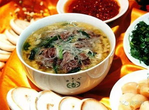 回民街：羊肉泡馍、 肉夹馍、biangbiang面