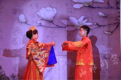 1. 红衣婚礼的基本象征——喜庆+冲动+乱七八糟
