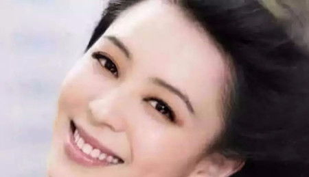 一、 額頭寬闊如巨幕的男人