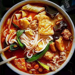 2. 螺蛳粉粉饼：带走的生化武器？