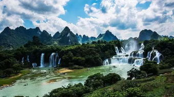 古龙山大峡谷,明仕田园,南宁民歌湖风景区... 这串地名念完我者阝缺氧