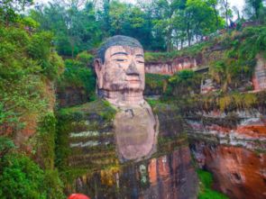 一、 乐山港：连接过去与当前的桥梁