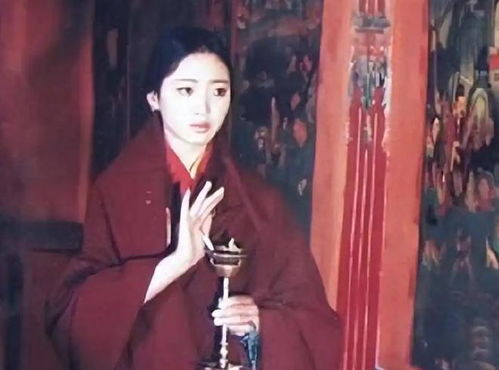 阿卓·却吉准美：打破传统的传奇