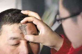 脑门坑洼人士的奇葩特征