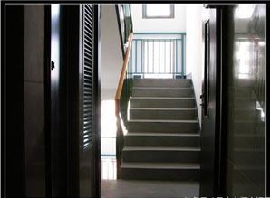 一、 为什么说室内楼梯是个“烫手山芋”？