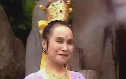 卧槽！这老太太来头这么大？