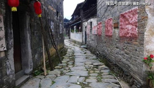 二、战火中的传说：谁才是真实正的英雄？