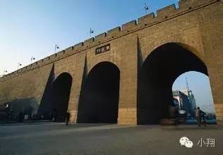永宁门下方的地下墓葬