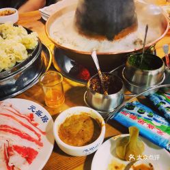 第一站必须是元盛居？但这排队排得让人怀疑人生啊