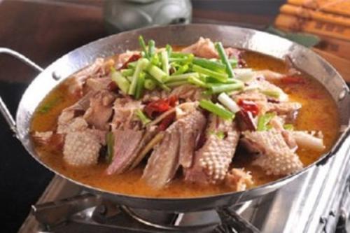 企业秘辛：谁是幕后推手？