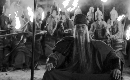 八、 成功逃脱的关键技巧 —— “倒立呼吸法” + “猫步轻移”