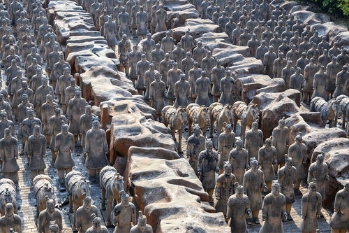 二、兵马俑门票在哪里购买？线上渠道还是线下排队？