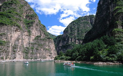 逃离都市的幻象：当官方攻略遇上我的叛逆灵魂