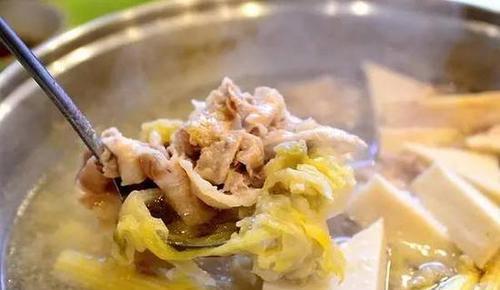 松花湖鱼宴与清蒸白鱼