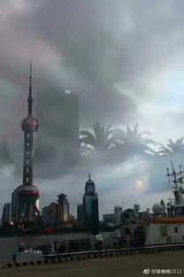白色之城？哈哈哈哈！更像个白色的垃圾场