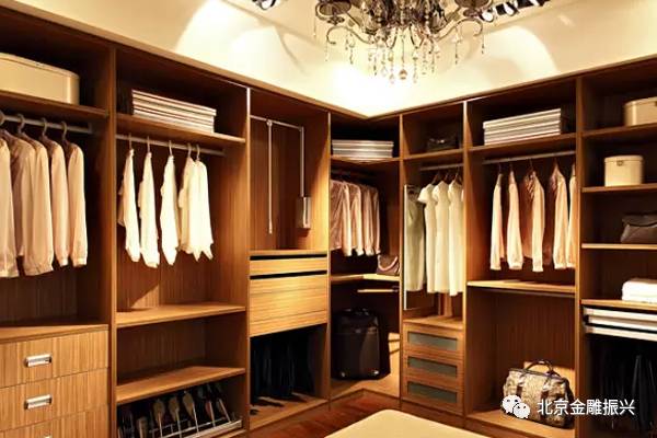 衣柜进化论：从破箱子到顶天立地