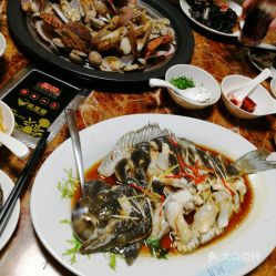 一、 海鲜较大爆炸——从渔港到餐桌的旅程