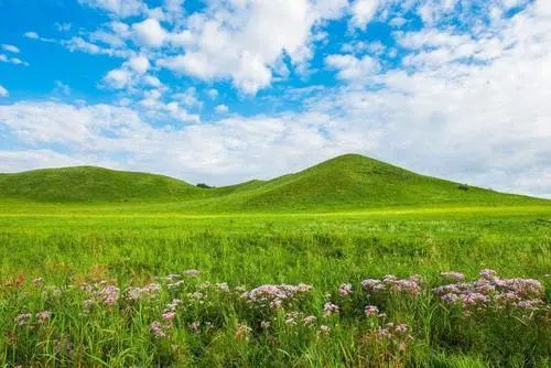 住宿：豪华游牧风还是简陋农家乐？