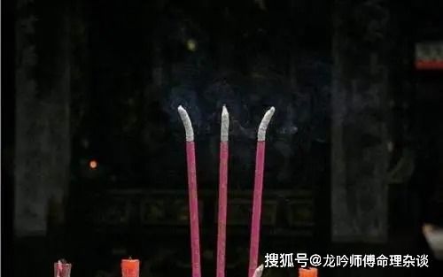 梦见给老祖宗上香，香断了这是不是预示着什么？