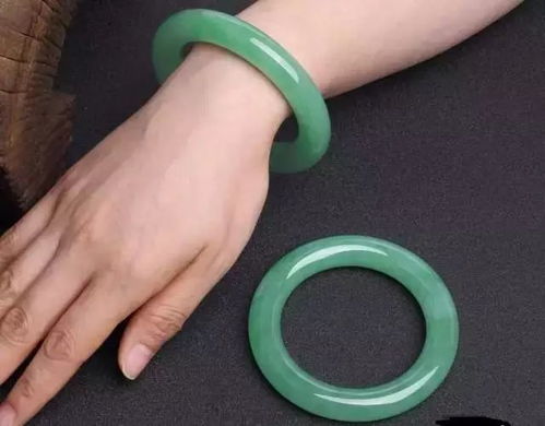 临危不惧的生肖是哪个？以及不宜戴玉手镯的五大生肖具体指哪些生肖？