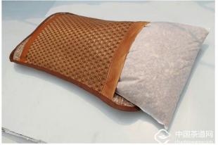 茶枕头的神奇魔法：从垃圾到宝贝的奇幻漂流