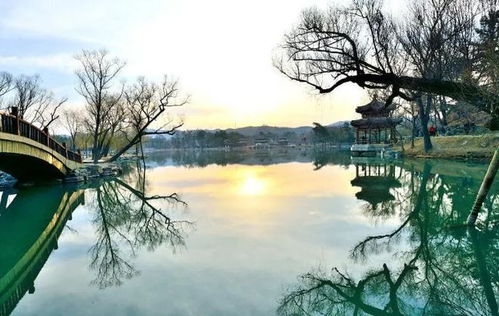 五、  住宿与交通：坑坑洼洼