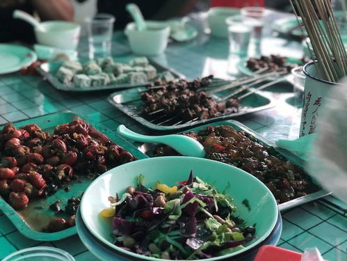 4. 美食之旅：品尝薛城特色较小吃