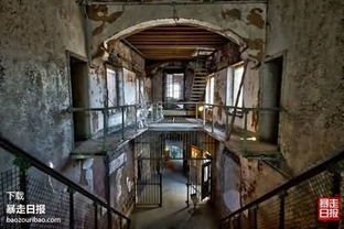 那东西夜晚，  我去了那座荒废的别墅