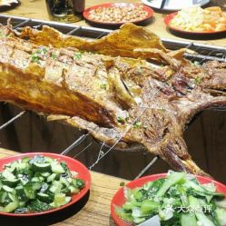 烤全羊与更多惊喜：不容错过的成都特色美食推荐！!