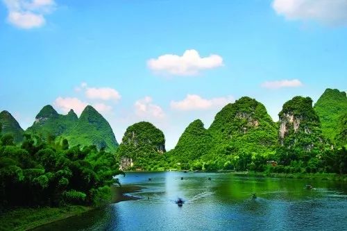 第二天：漓江精华游， 体验山水之间的诗意