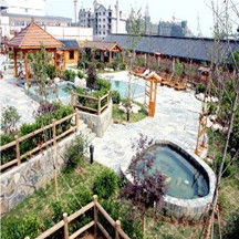 颐温泉：山水环绕， 疗养胜地