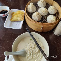 关于住宿和美食（凑字数用）