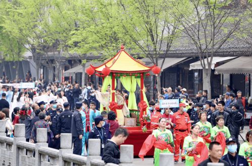 五、宋风表演：戏曲—哭戏与笑戏交叉进行