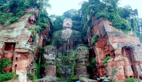 1. 峨眉山：禅意与自然的交响曲