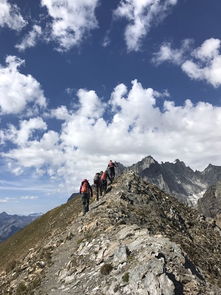 环勃朗峰徒步：一场穿越三个国家的冒险，还是一场折磨？