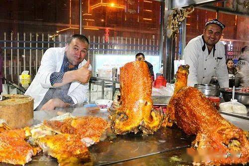 在夜市中让美食唤醒你的味蕾