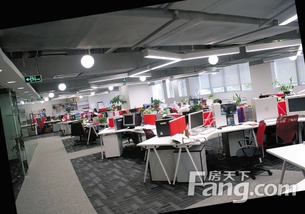如何化解三角形办公风水，改善弧形办公室风水布局？