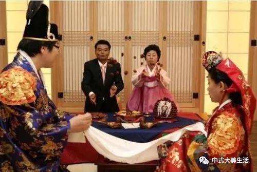 韩国婚俗：传统与现代交融，揭秘婚礼流程