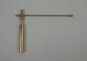 寻龙杖这种风水工具，其长尾设计有何独特之处？