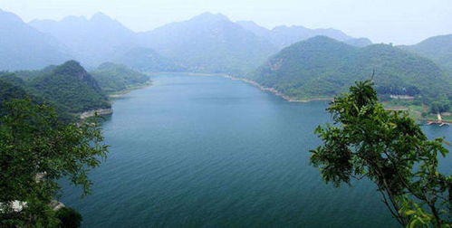 住宅左边有水塘好吗,风水左右有水塘吗