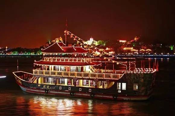 一、 中国古典诗词中的山水意象